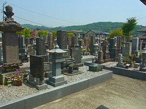 東学寺墓所
