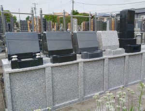 東学寺墓地 地上カロート墓地